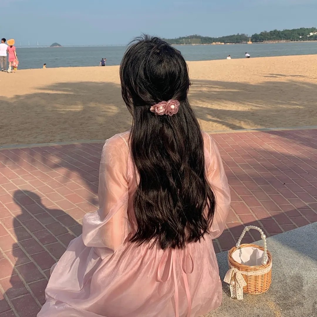 四片羽毛